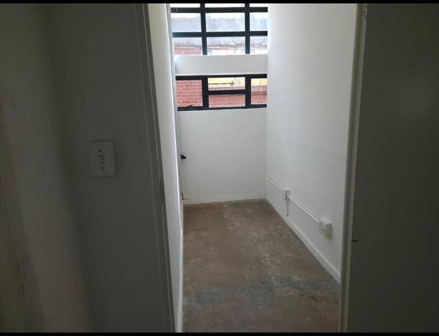 BUSINESS PROPERTY TO RENT IN SALT RIVER